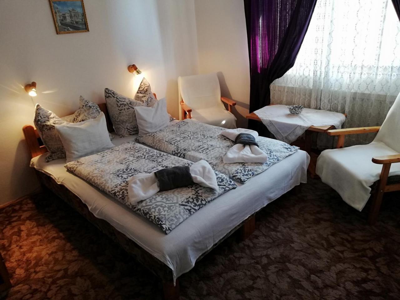 Székely Szállás Gyula Exterior foto